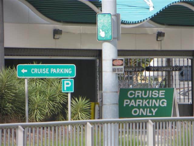 Hotels in Tampa with park and cruise deals