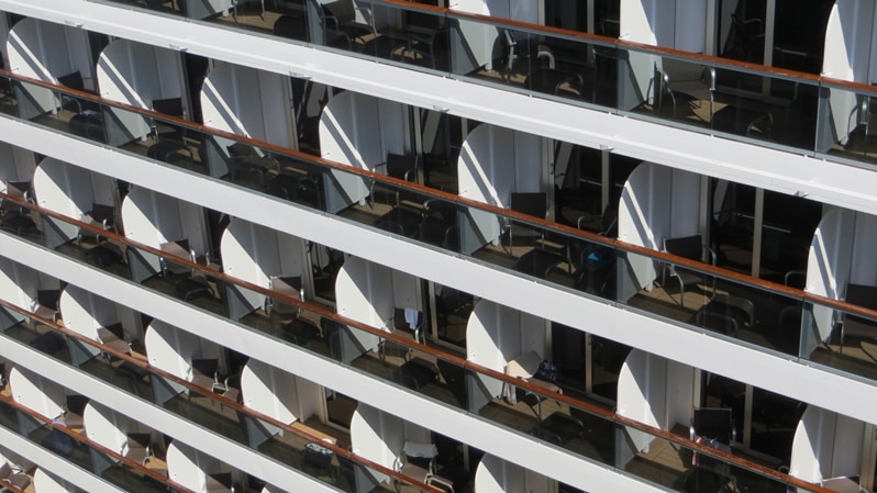 Ships railing